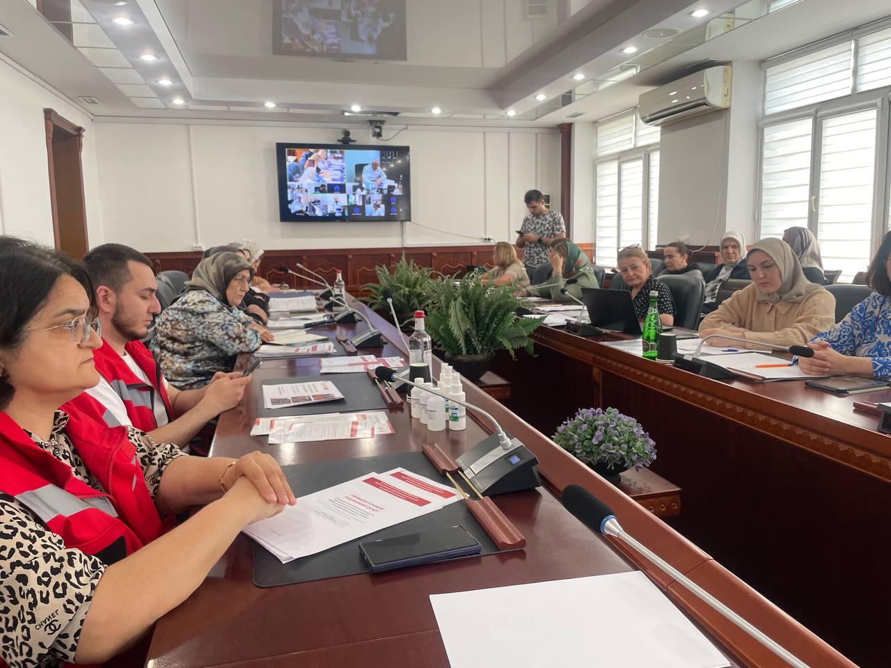 в Минздраве Дагестана состоялся Оперштаб с подведомственными организациями под руководством врио министра здравоохранения РД Алиомара Ахмедова